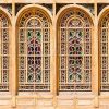 کاغذ دیواری سه بعدی پنجره چوبی سنتی ایرانی با شیشه های رنگی