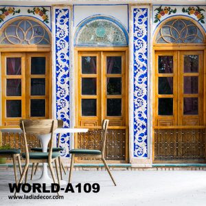 کاغذ دیواری پنجره چوبی ایرانی به همراه گچبری و کتیبه و حفاظ سنتی